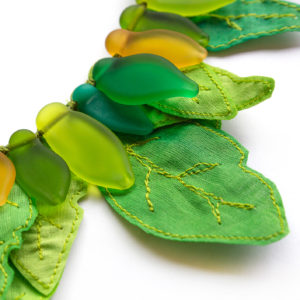 Parure verte et jaune inspirée de la jungle